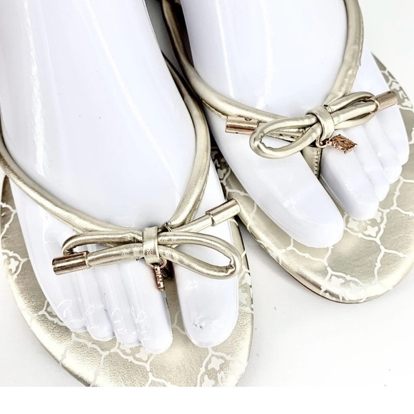Nanette Lepore Melanie Flip Flops Sandals 7.5M Gold Metallic Leather Elegant - Picture 3 of 9